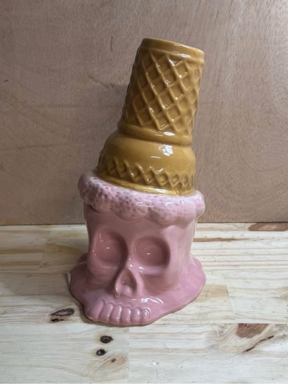 Skull Ice Cream Cone Halloween Summerween Pink Ceramic Figurine Decoration New